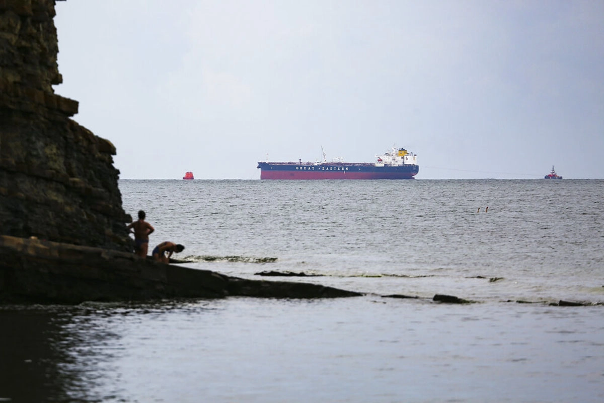 EEUU implementa operativo para detener un buque petrolero con bandera rusa vinculado a Venezuela