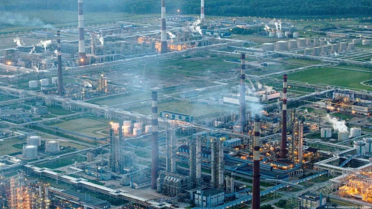 Ucrania asegura haber alcanzado base petrolera en Rusia