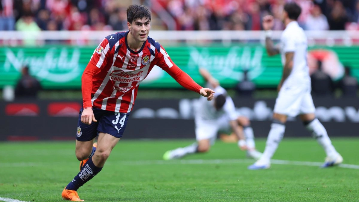 Chivas sigue intratable al sumar su tercer triunfo al hilo 21 sobre Quertaro