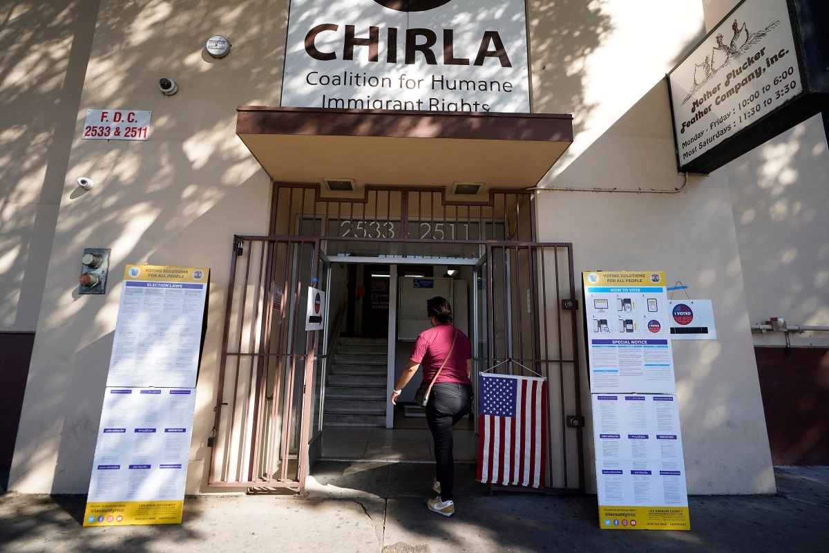 CHIRLA denuncia ataque a lneas directas de ayuda a inmigrantes en Los ngeles