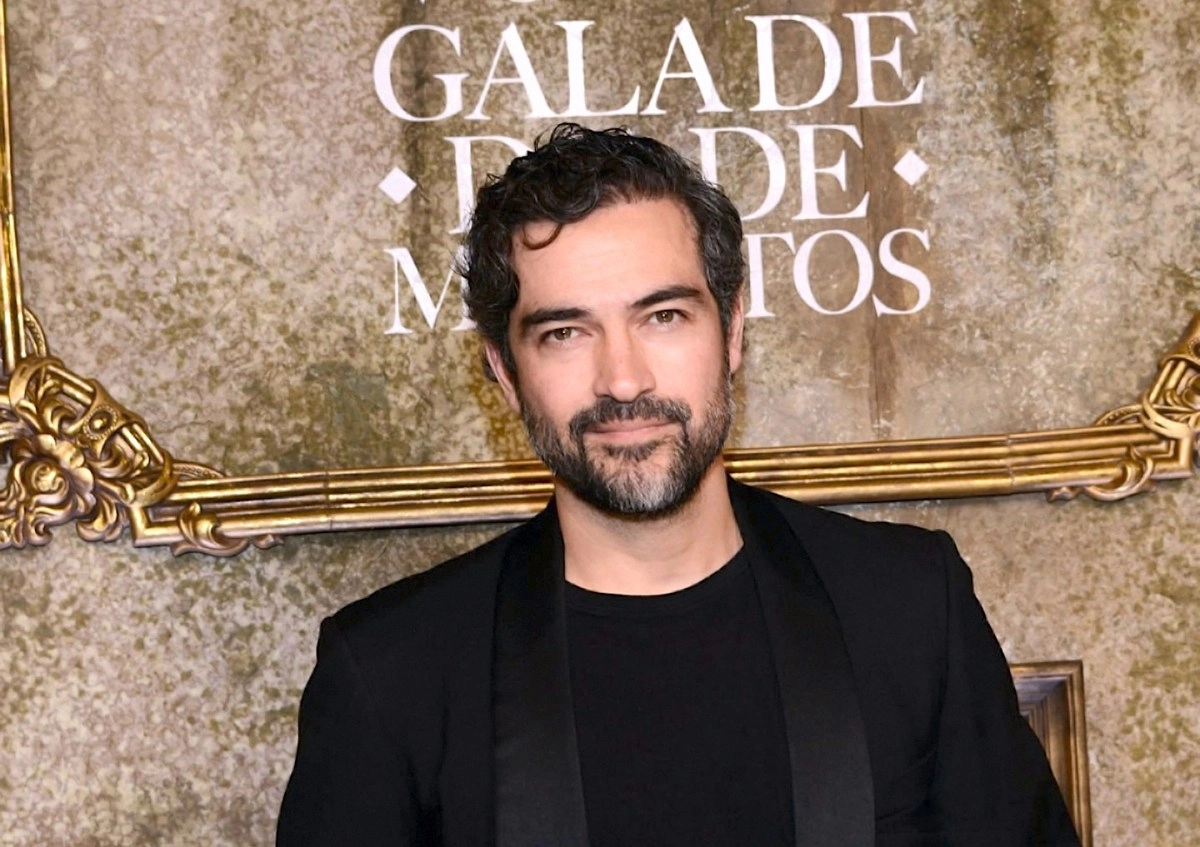 Alfonso Herrera protagoniza la serie La casa de los espritus