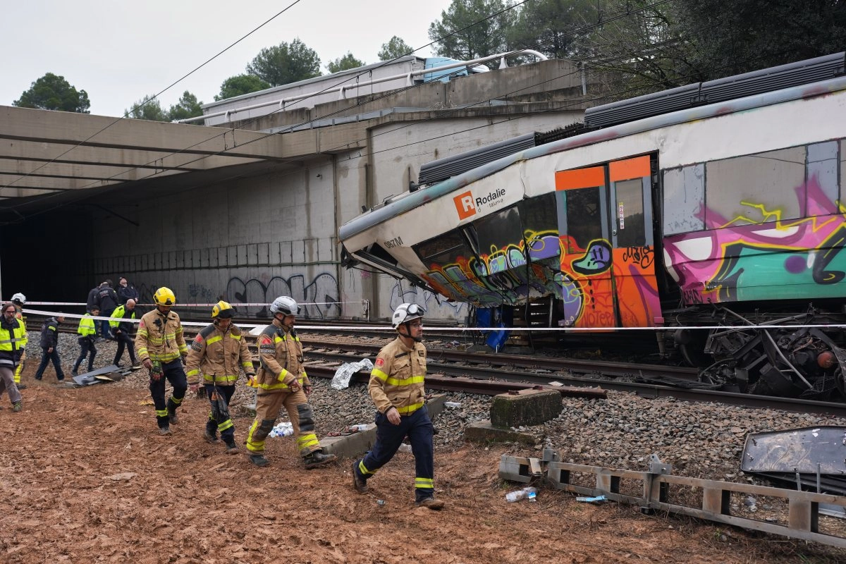 Nuevo accidente ferroviario en Espaa tren impacta contra gra en Murcia hay cuatro heridos