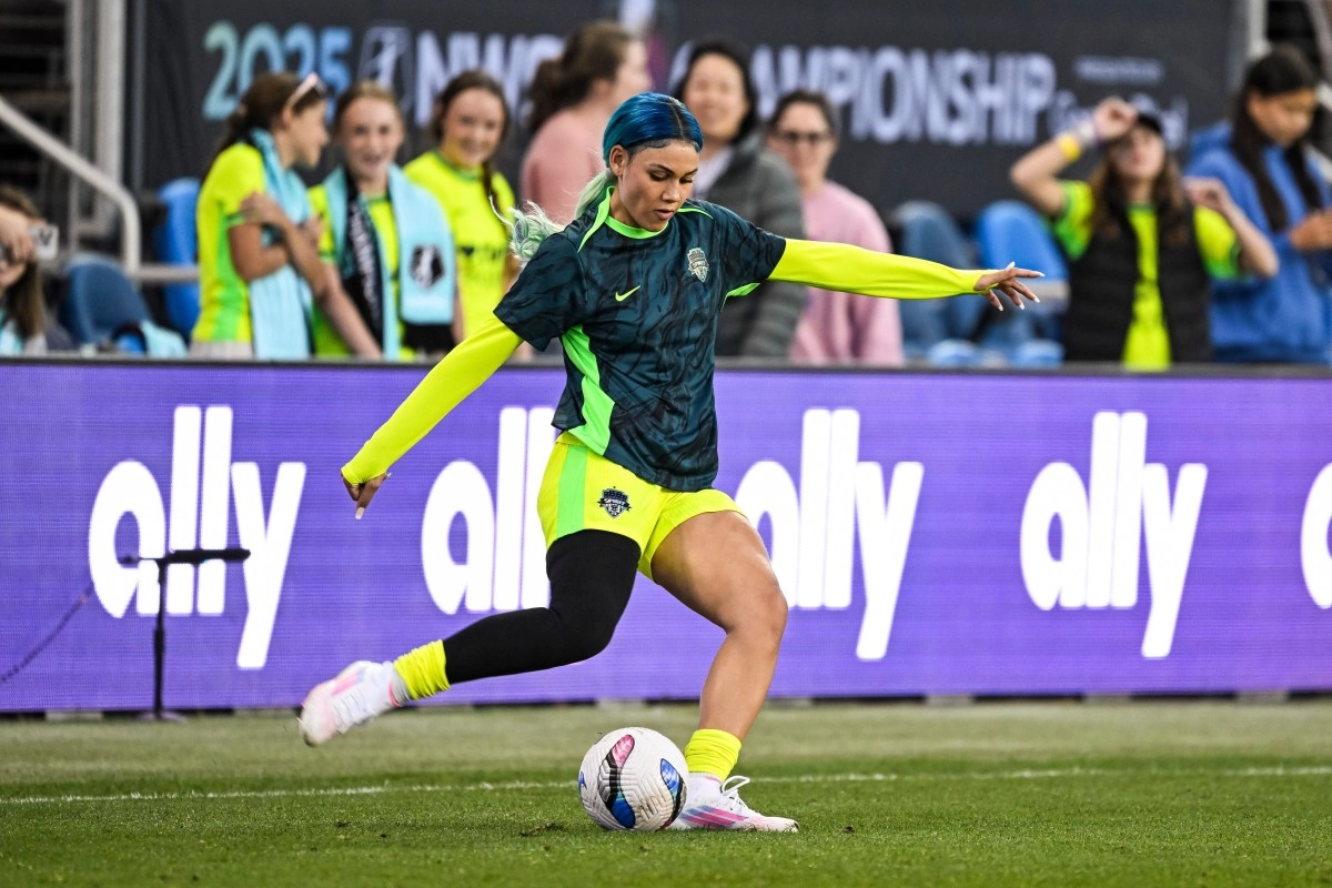 La hija de una leyenda de la NBA se convierte en la futbolista ms cara del mundo