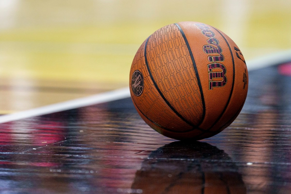 NBA aplaza dos juegos por tormenta