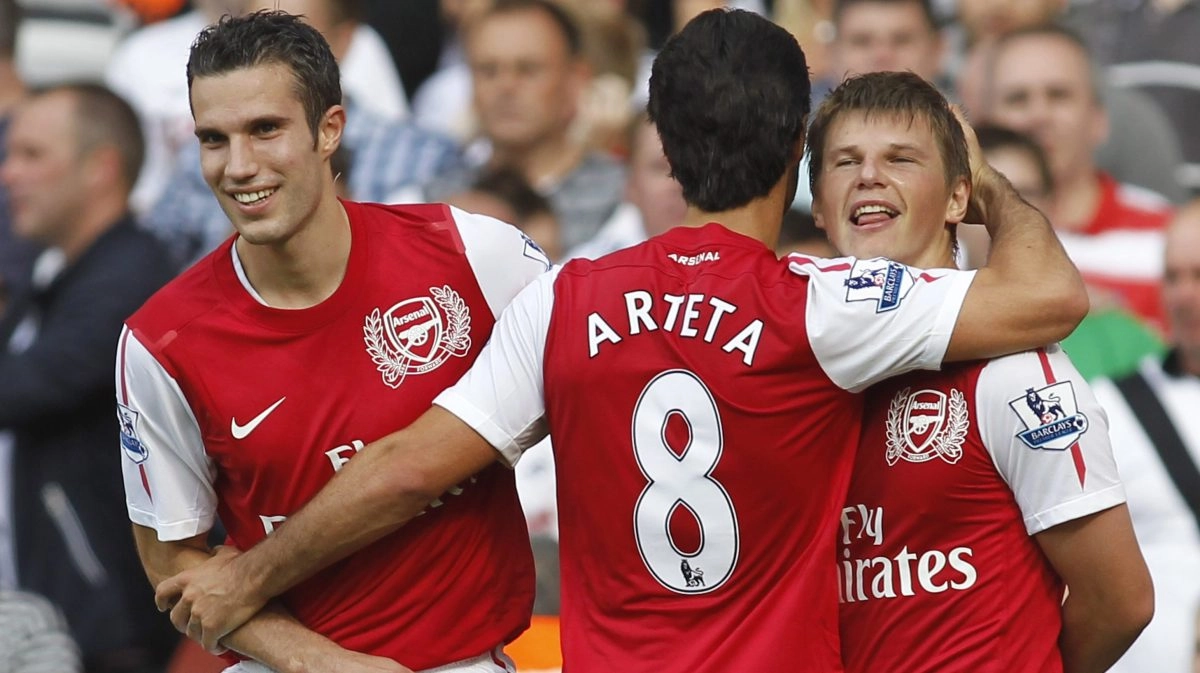 Exdelantero del Arsenal espera que Arbeloa fracase en el Real Madrid