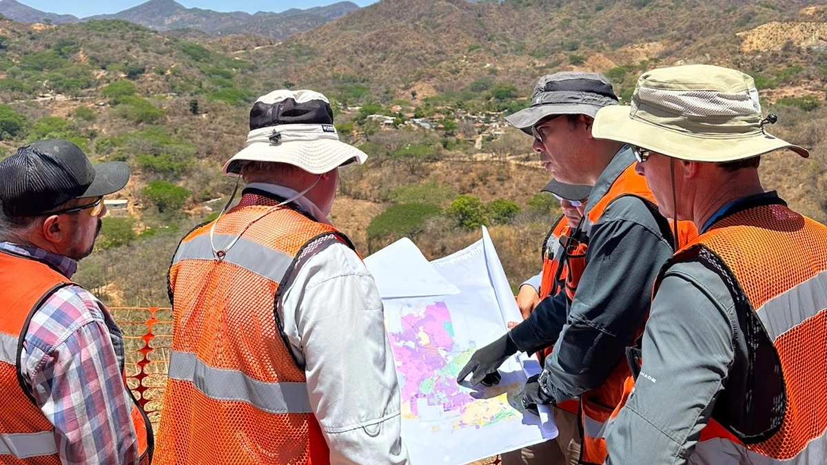 Alerta en Sinaloa por el secuestro de 10 empleados de una minera canadiense