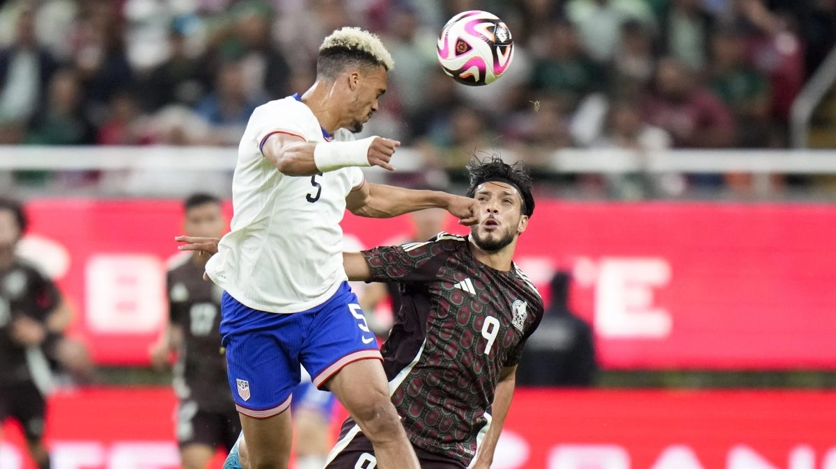 Antonee Robinson doesnt see Ral Jimnez as an enemy