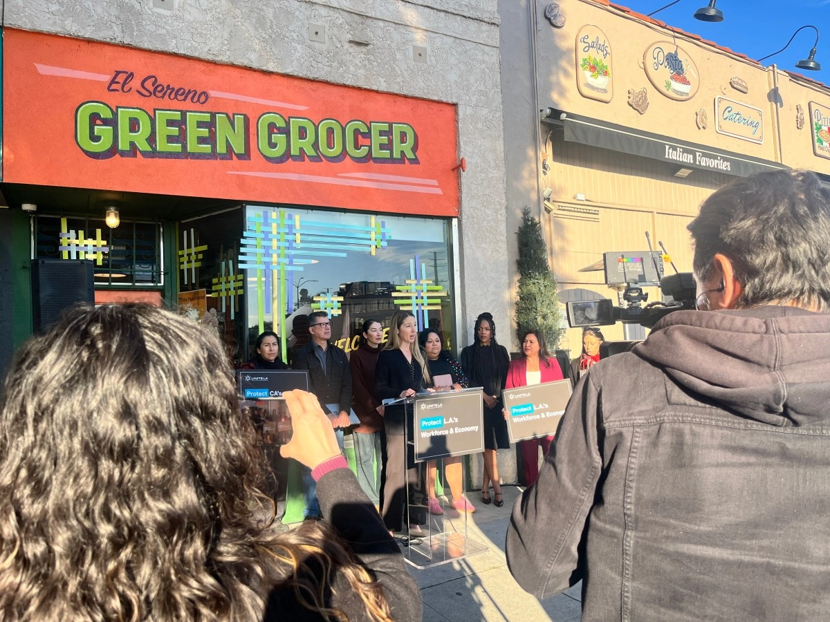 Due to the raids store owners in Los Angeles ask not to approve the ICE budget