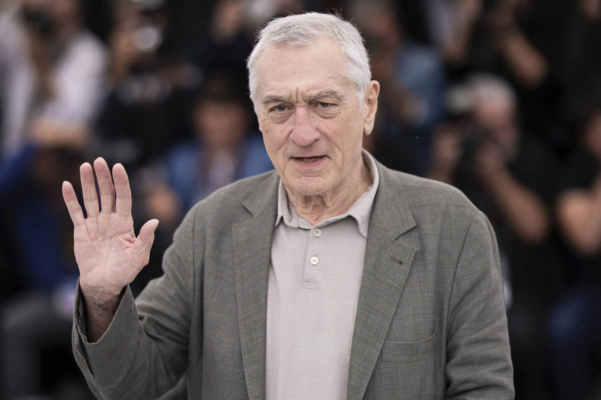 Donald Trump will never leave the presidency and should be forced to leave warns Robert De Niro