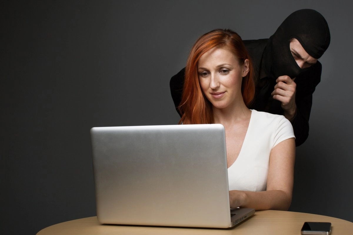 10 signs that your identity might already have been stolen in the US