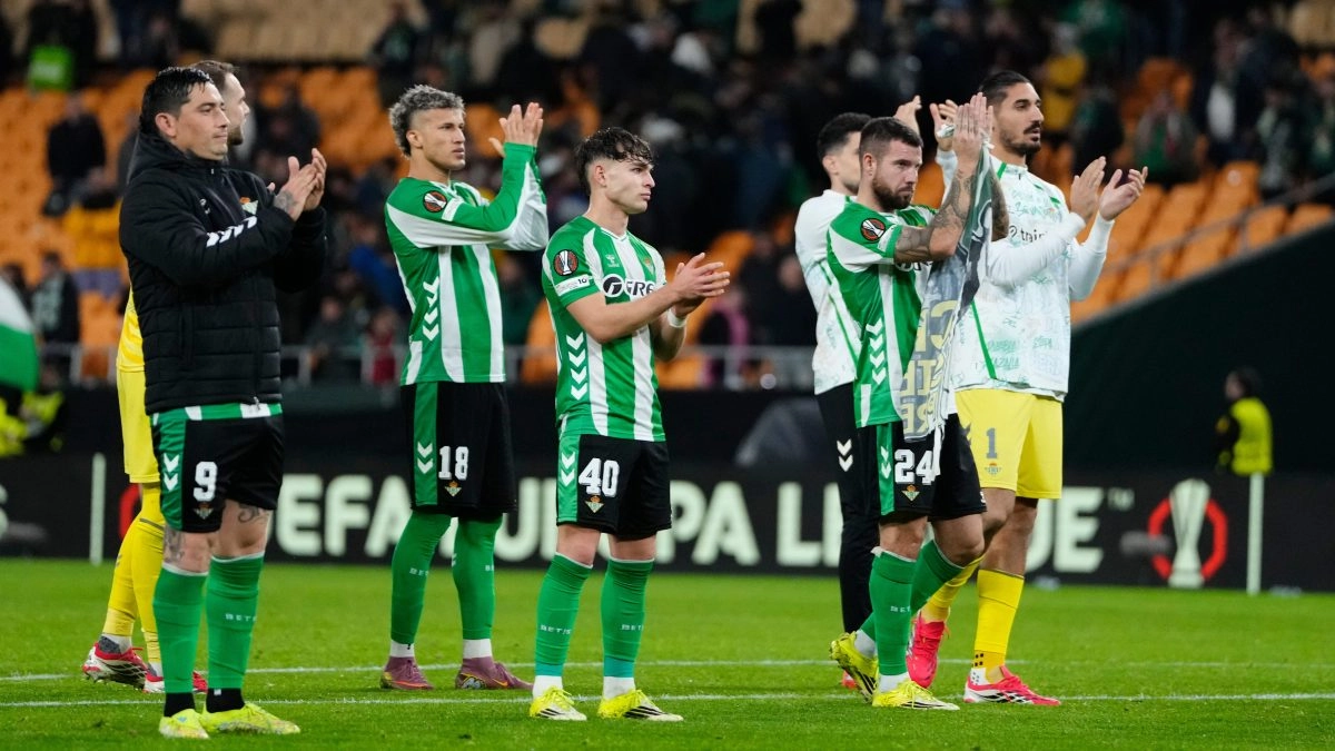 lvaro Fidalgo scores his first goal with Betis in the Derbi of Seville and unleashes the madness in La Cartuja