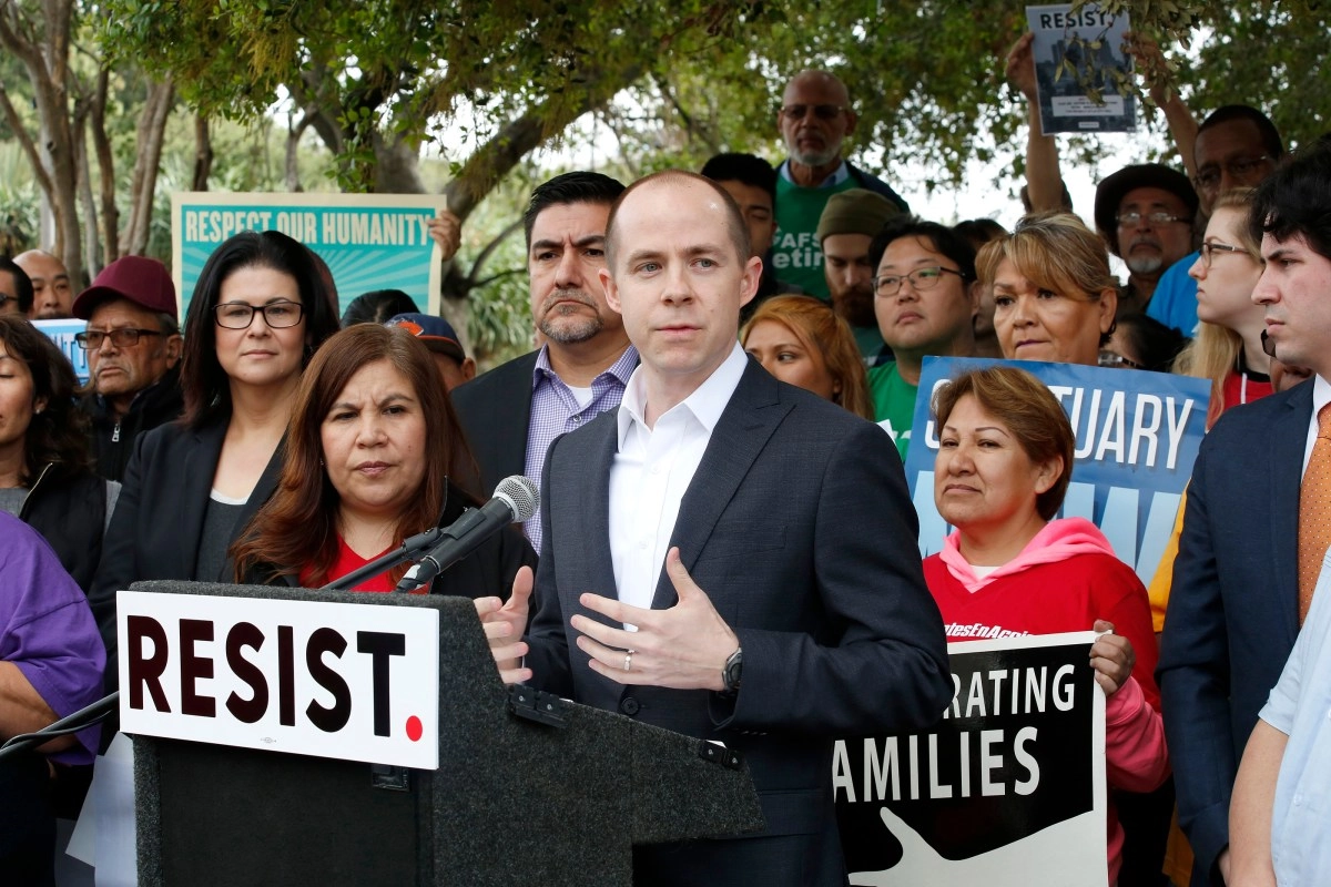 Round Politics The Democratic strategy for shaving candidates of color