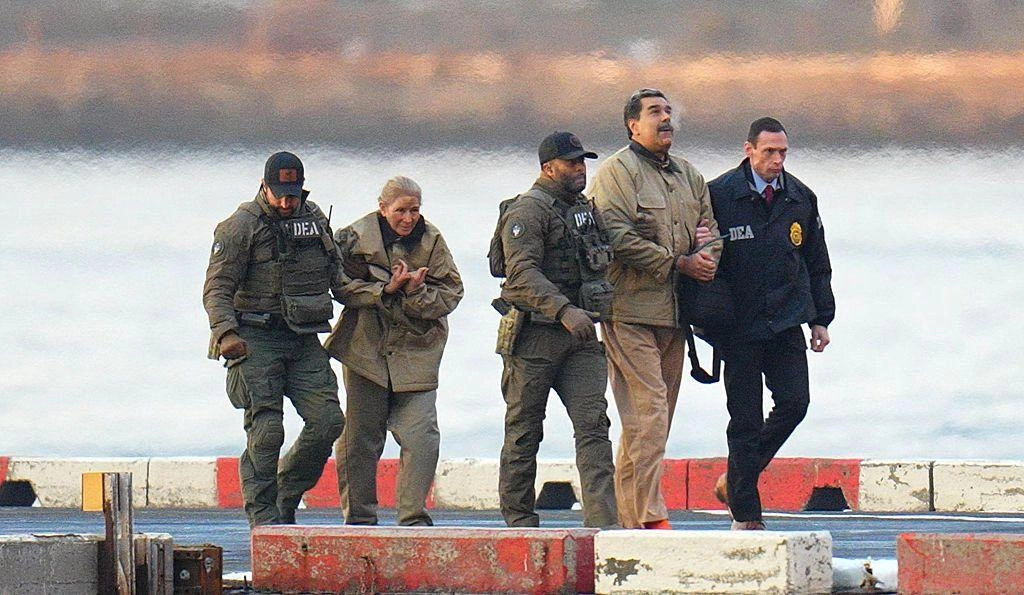 The dispute over who should pay for Maduros defense in the US