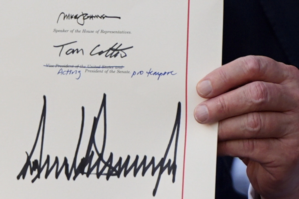 Donald Trumps signature will appear on dollar bills
