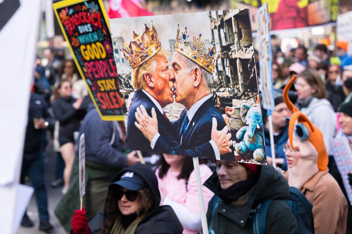 Thousands of people dissatisfied with Trumps management went out onto the streets to scream No Kings at him