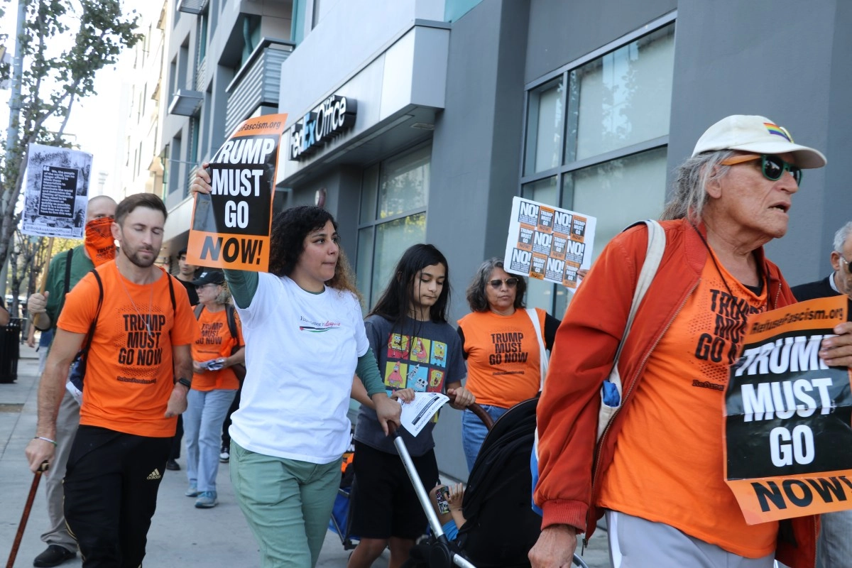Demonstration in Los Angeles calls for a ceasefire and Trumps threats