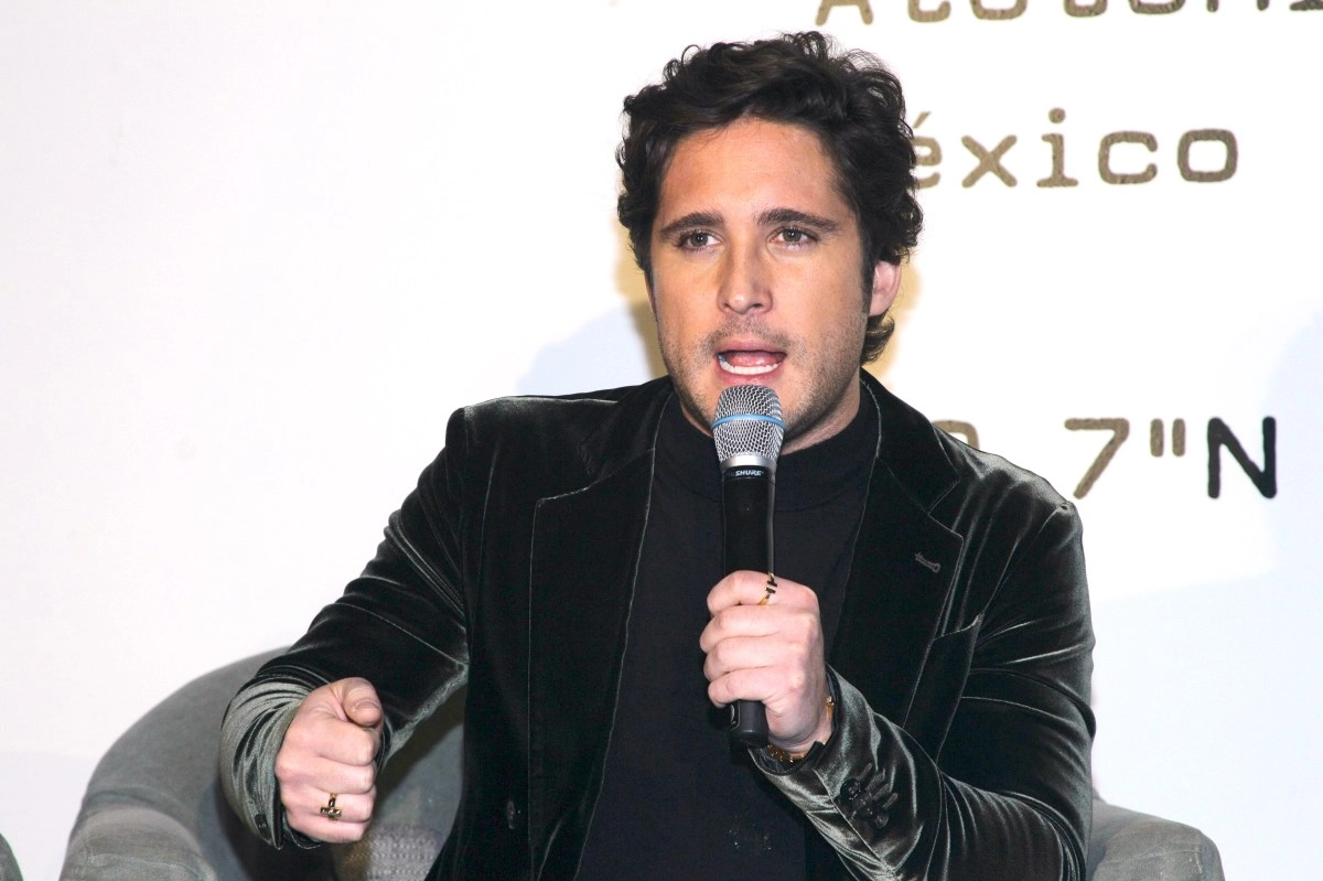 Diego Boneta breaks the silence about his breakup with Renata Notni It was a mutual decision