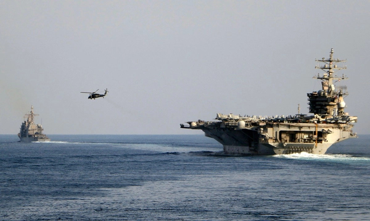 US threatens to use greater force against Iranian ships and deploys 10000 troops