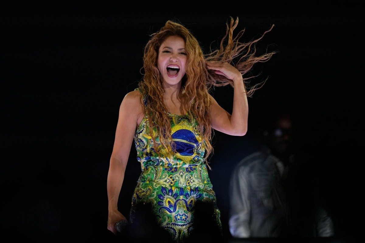 Shakira is acclaimed by two million attendees on a legendary night in Copacabana