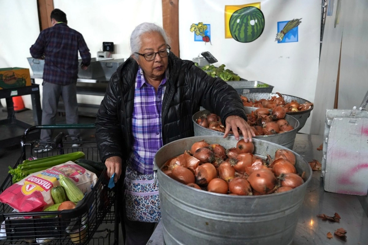 Food banks in California deliver basic products to families