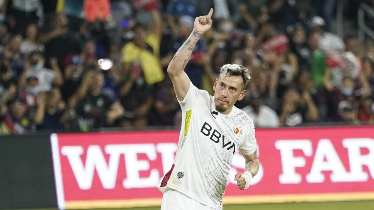 Rubens Sambueza could represent Mexico but his past didnt allow him