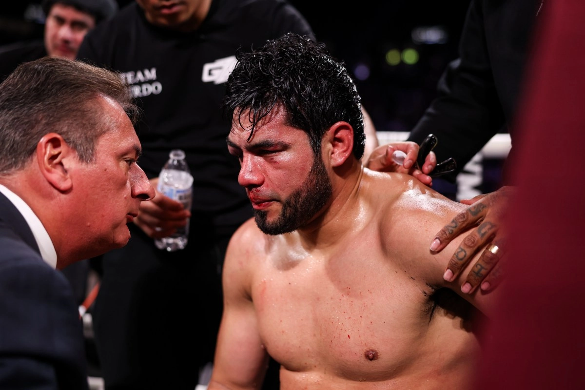 Zurdo Ramrez reappears after being knocked out by Benavdez and wants rematch
