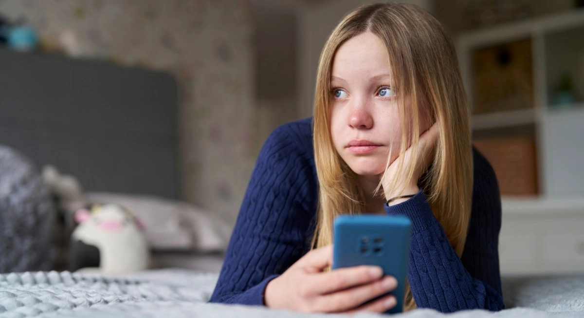 Social media doesnt strengthen your friendships on the contrary