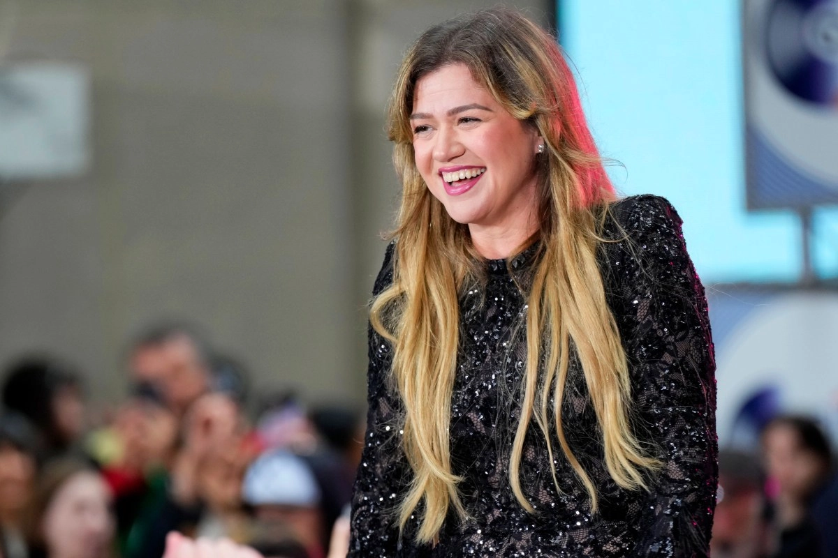 Kelly Clarkson returns to The Voice after the end of her talk show