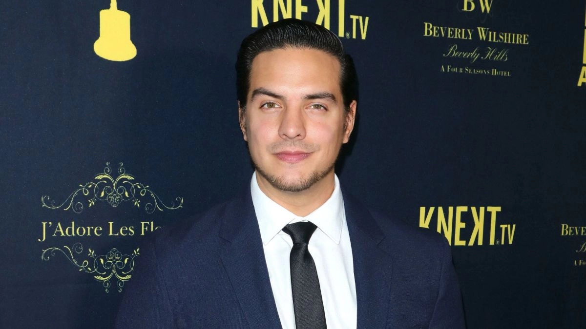 Vadhir Derbez rejects accusation of abuse and reports attempted extortion