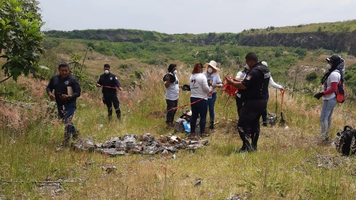 Searching mothers from Jalisco find 28 bags with human remains