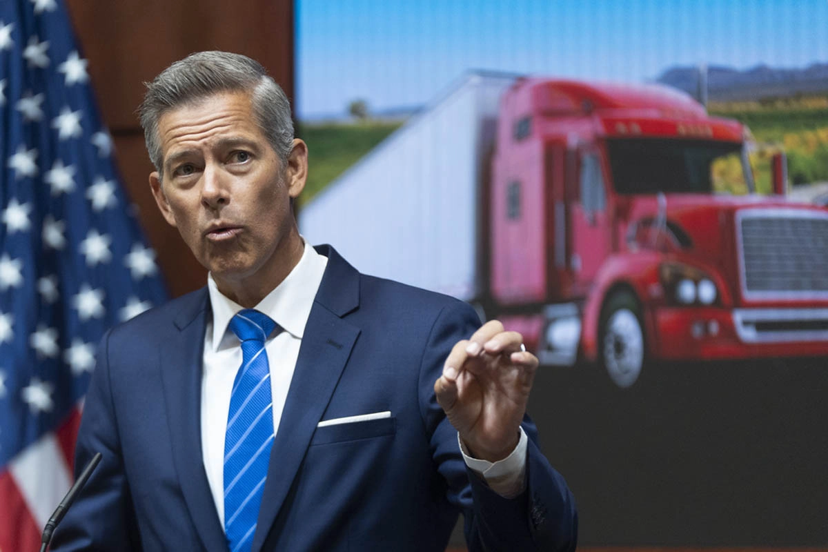 Secretary of Transportation presents his own TV series and causes outrage among some democrats
