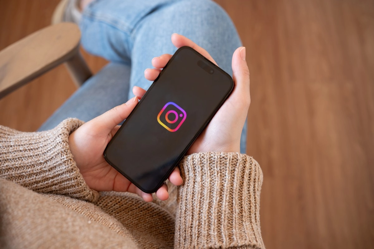 Nobody told you that Instagram keeps a record of everything you see so you can use it to your favor