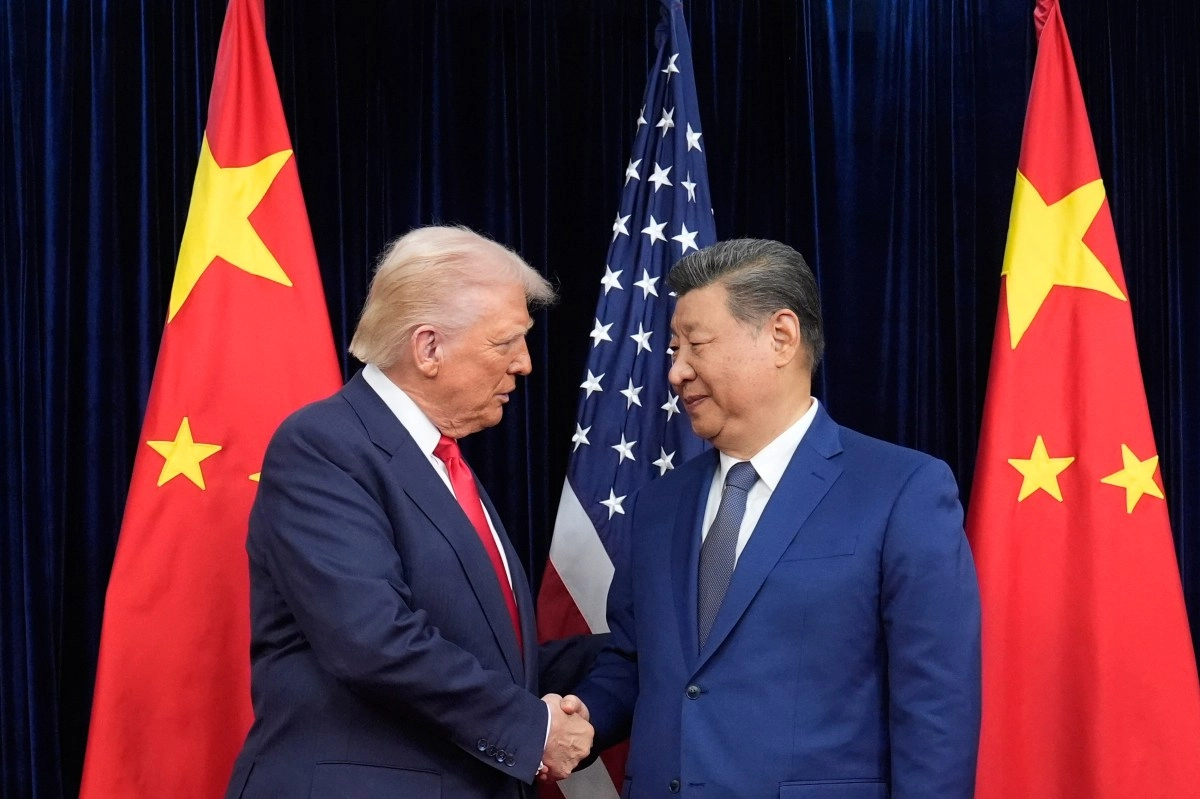 Trump travels to China accompanied by Elon Musk Tim Cook and other Wall Street leaders to meet Xi Jinping