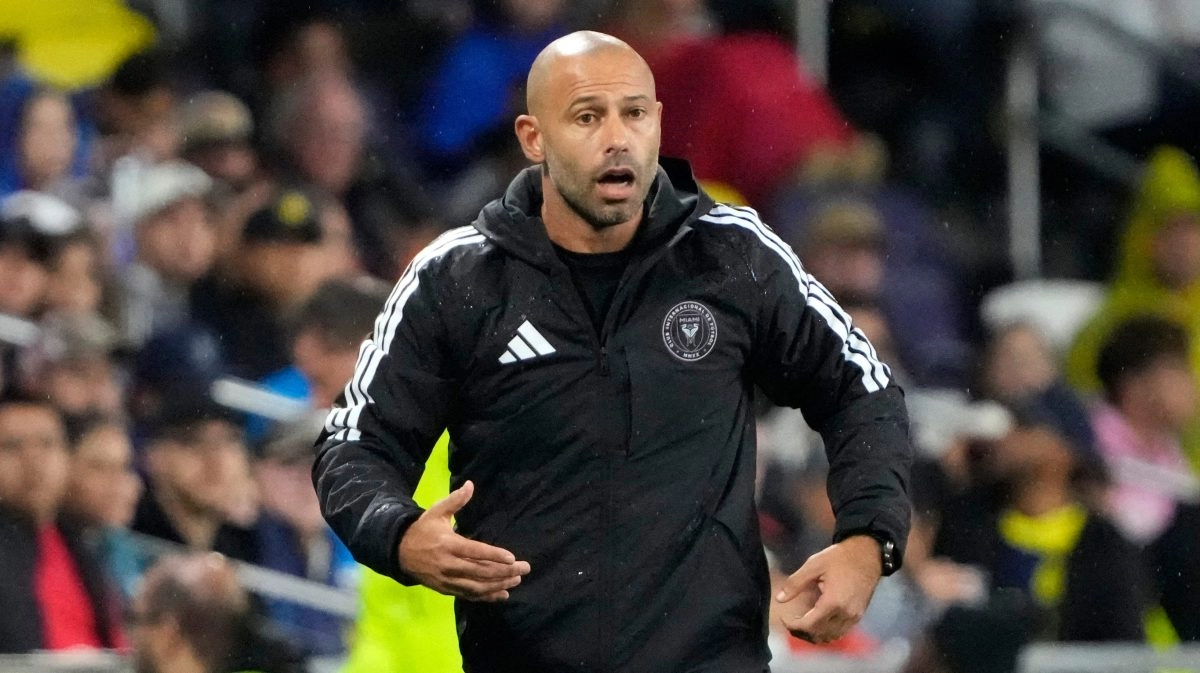 Javier Mascherano throws him a wrist to the Liga MX