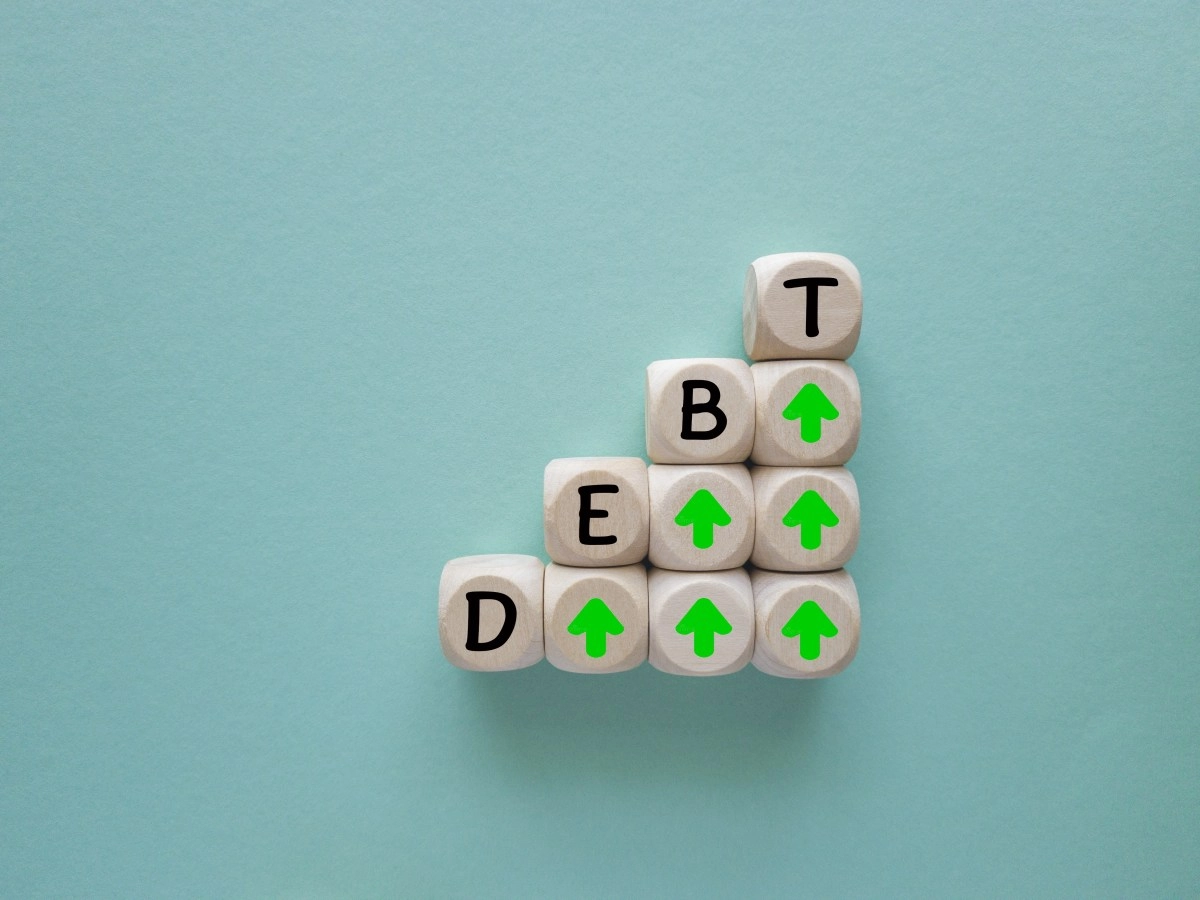 US household debt hit a record high in the first quarter of the year