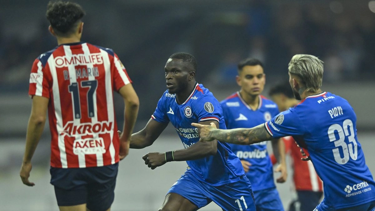 Chivas with the final ticket in hand with everything and controversial penalty in favor of Cruz Azul 22