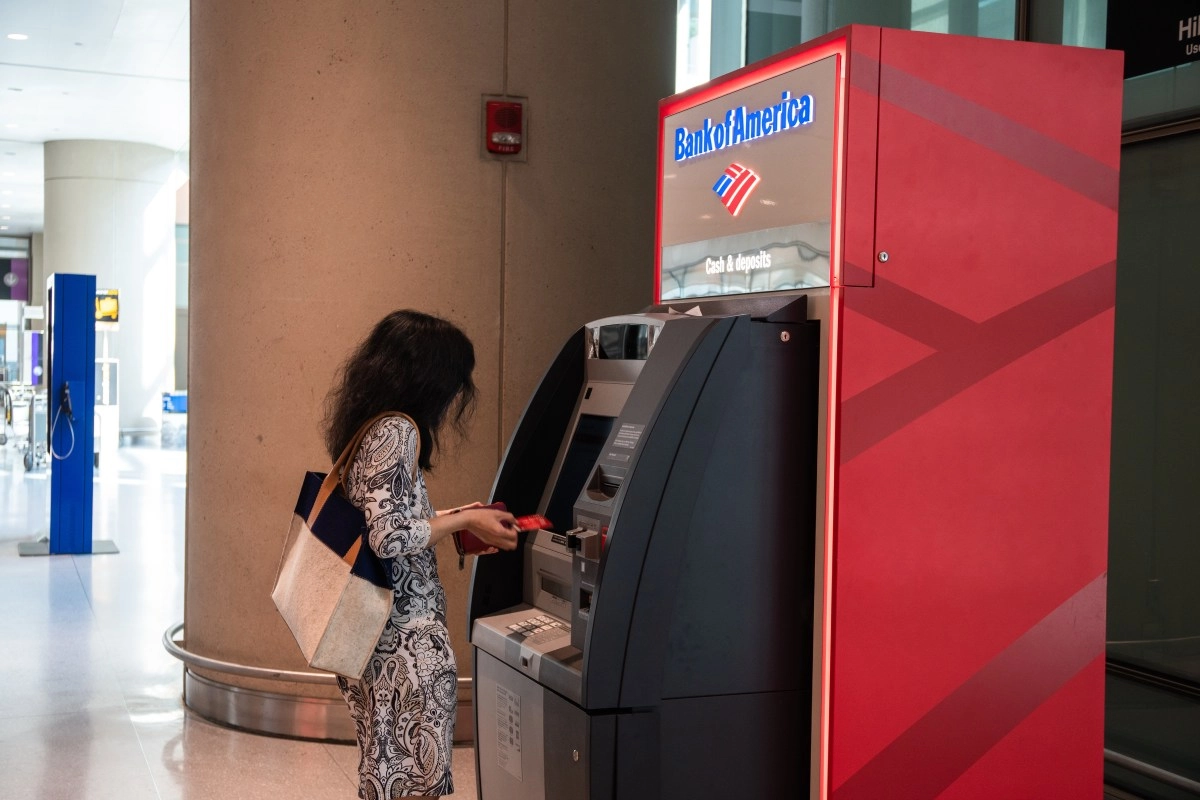 Did you use a Bank of America card at 7Eleven Will you receive money on demand