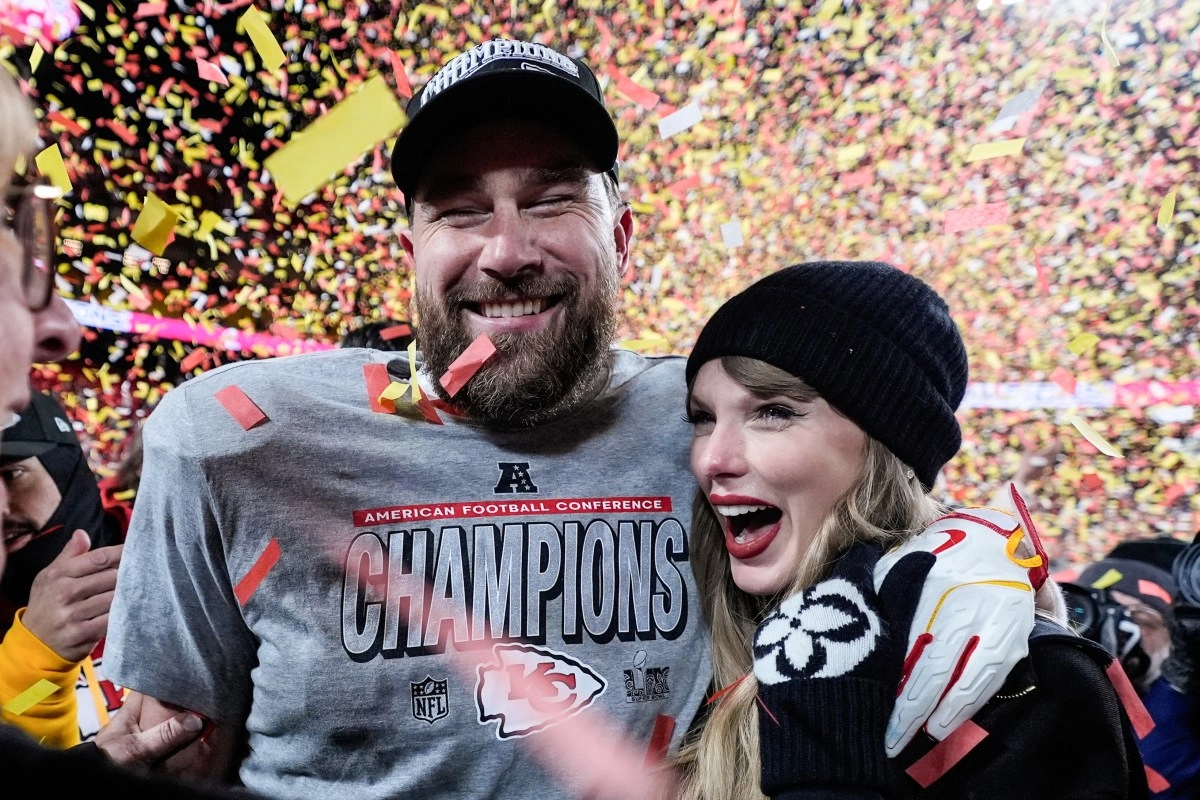 Taylor Swift uses personal calls to invite her friends to her wedding with Travis Kelce