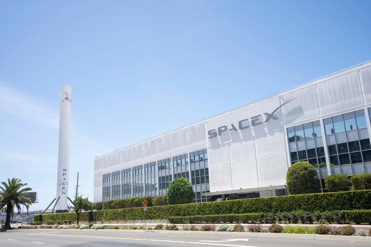 Google and SpaceX negotiate bringing data centers to space