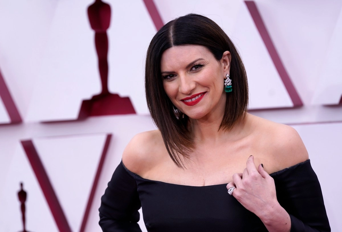 Laura Pausini celebrates her 52 years on stage with her I Sing World Tour