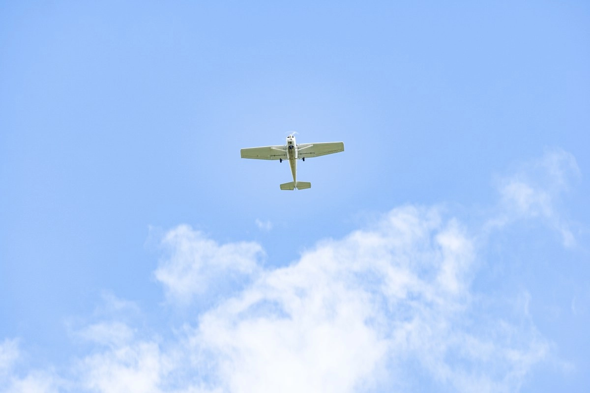Plane crashes into house in Ohio leaving two dead