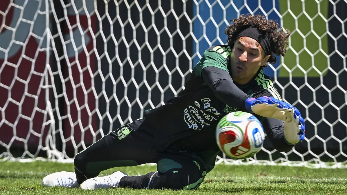The Mexican team closes the second week of preparation for the 2026 World Cup with intensity and doubts