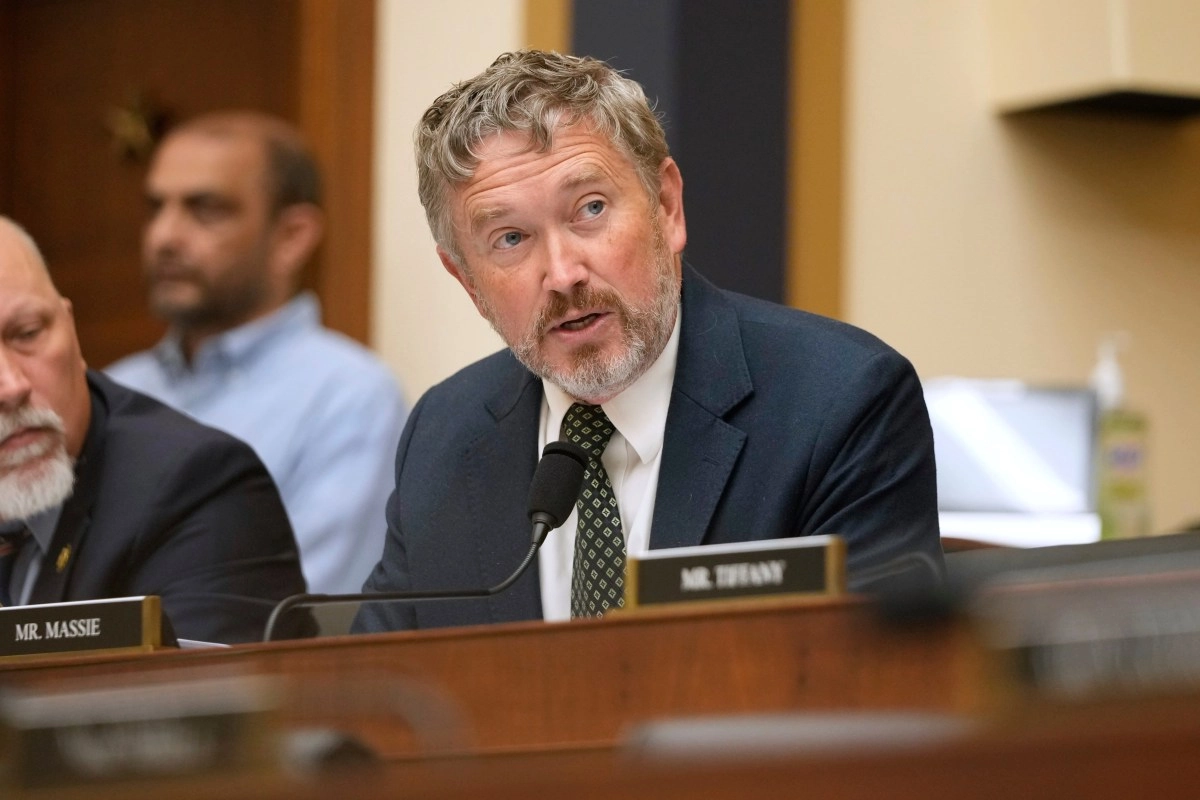 Trump asks to vote against Thomas Massie in Kentucky and the internal Republican war intensifies
