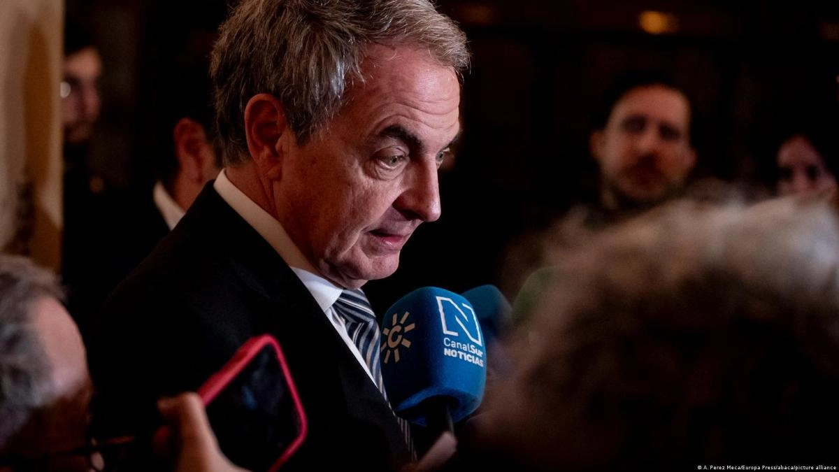 Former Spanish president Jos Luis Rodrguez Zapatero charged with three crimes in the airline rescue case