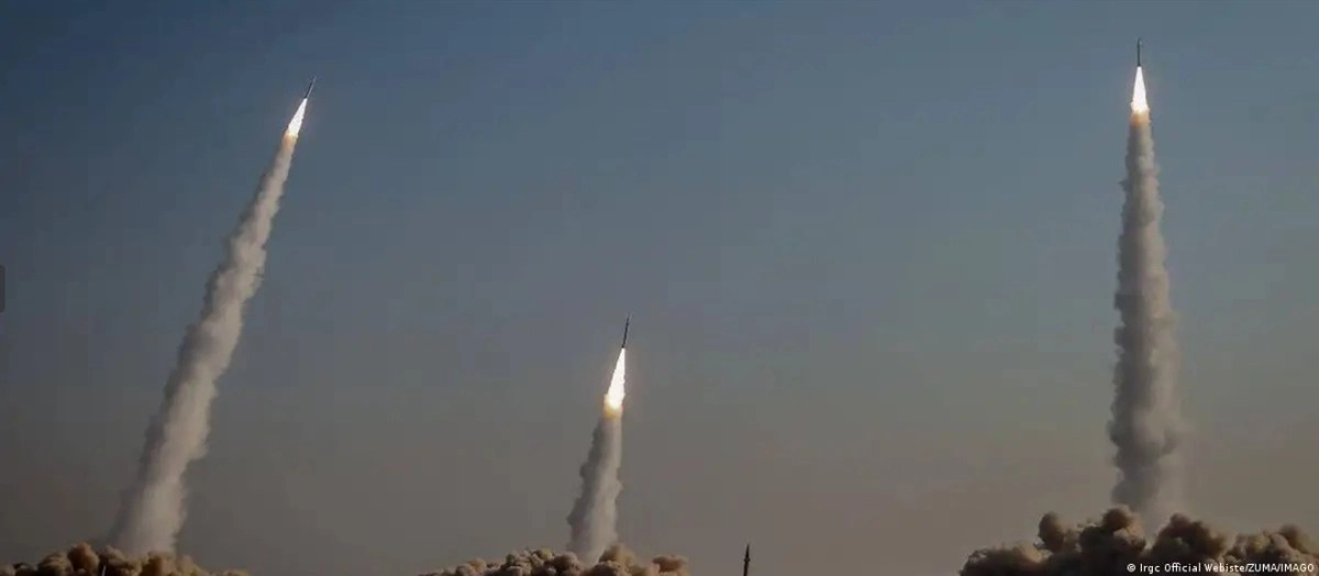 Iran warns that war will expand to other regions if the US attacks again