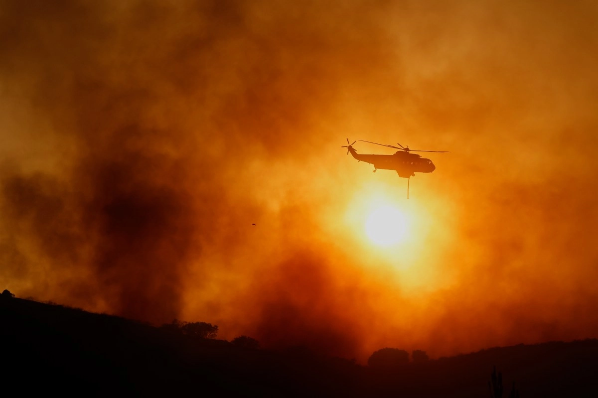 Wildfires prompt poor air quality alerts in Southern California