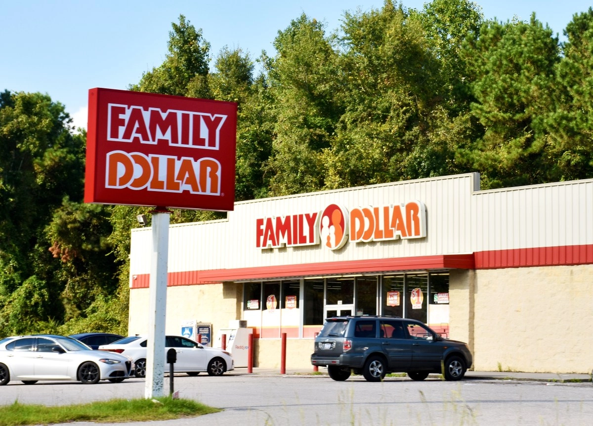 Famous discount retailer closed more than 300 stores in the last 10 months in almost the entire country