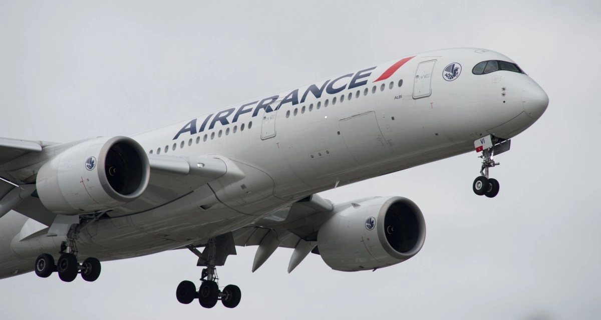 Prevention or suggestion Flight diverted to Canada due to Ebola concerns FIFA and WHO tighten controls for the World Cup