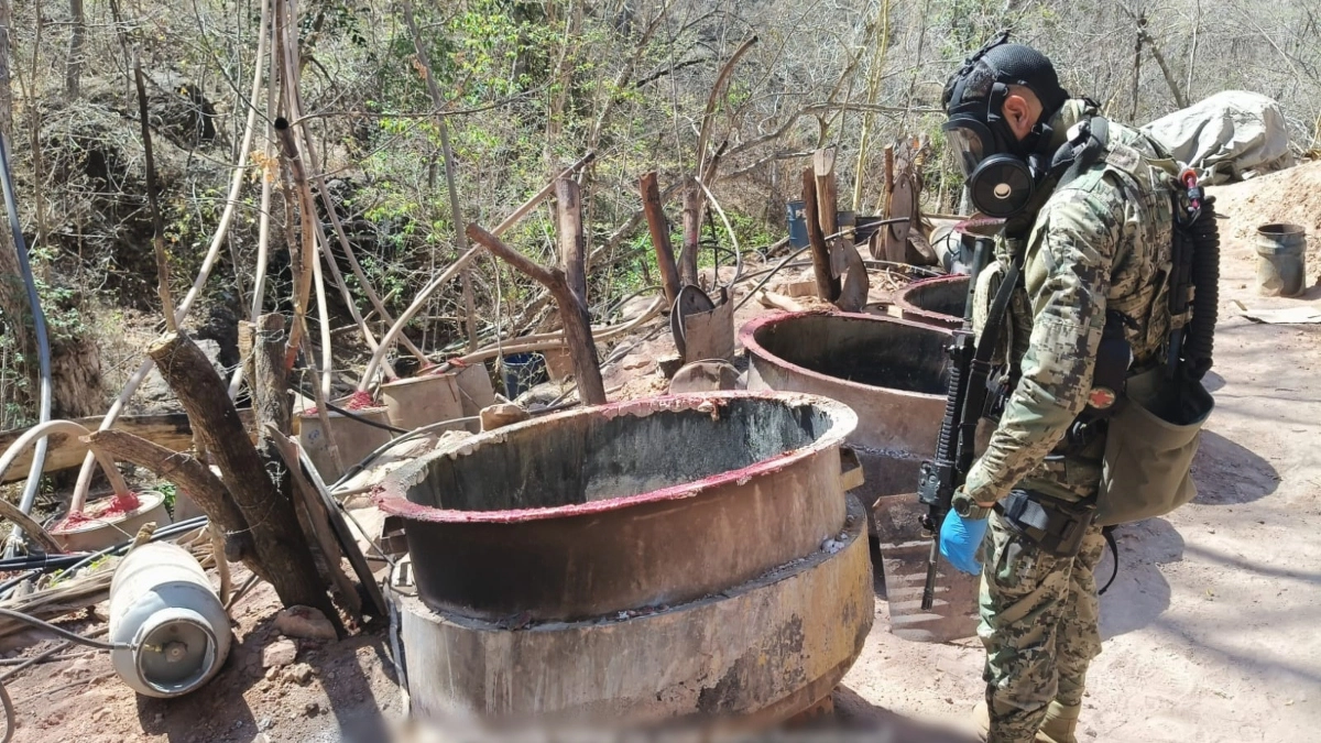Marina discovers 3 drug laboratories in Sinaloa and seizes 4 tons of methamphetamine