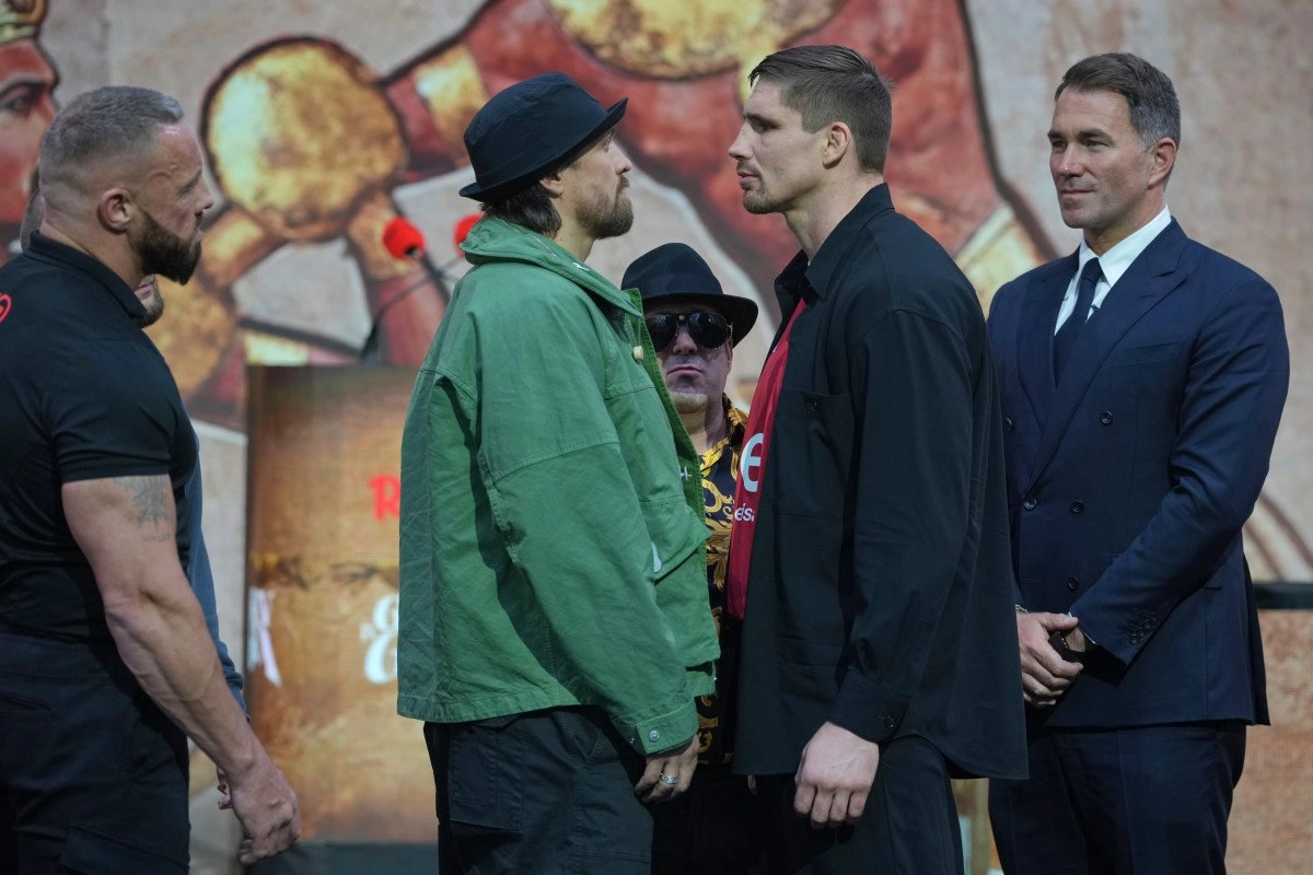 Oleksandr Usyk made weight and is ready to stop Rico Verhoeven